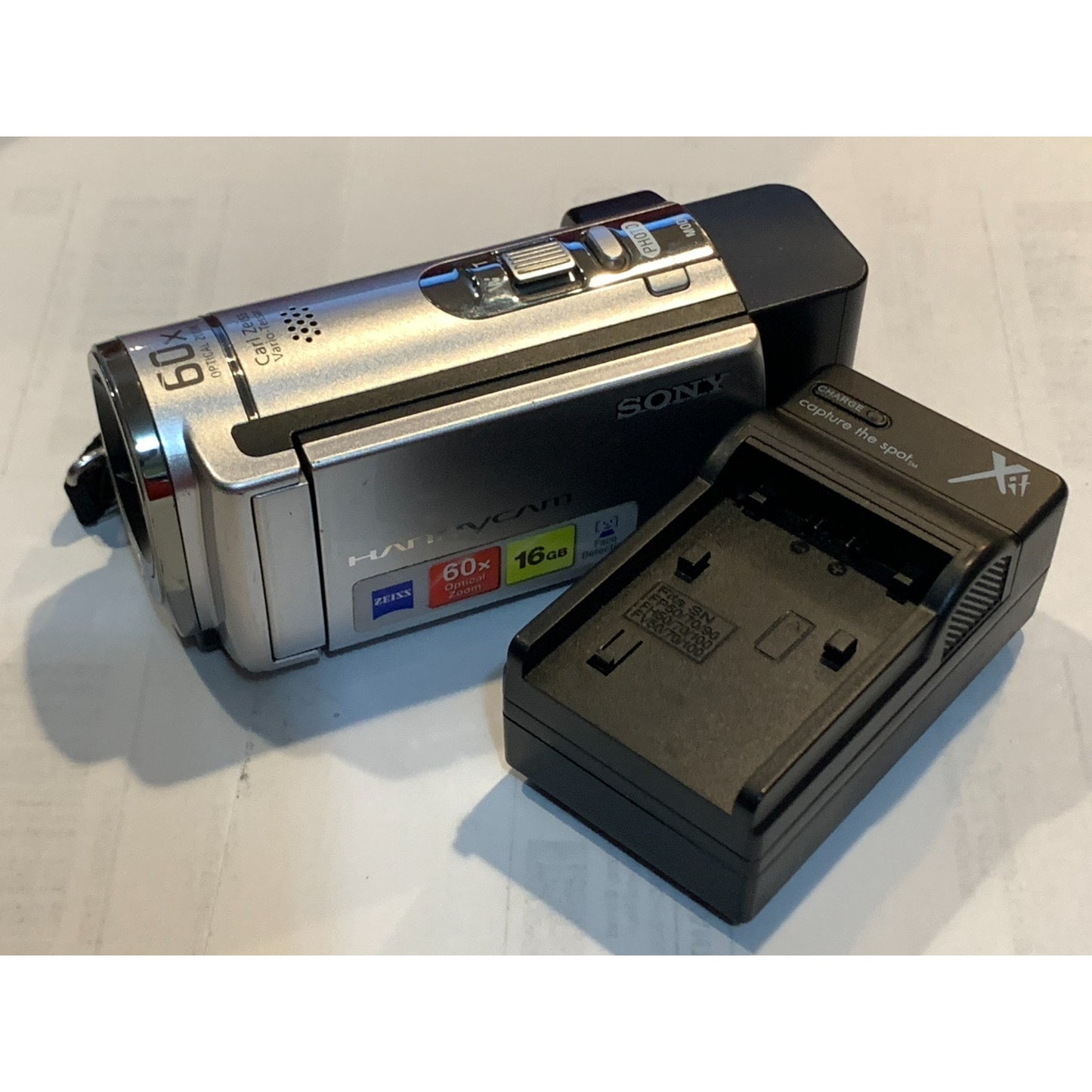 Sony DCR-SX63 Handycam Digital Video Camcorder Charger & Battery