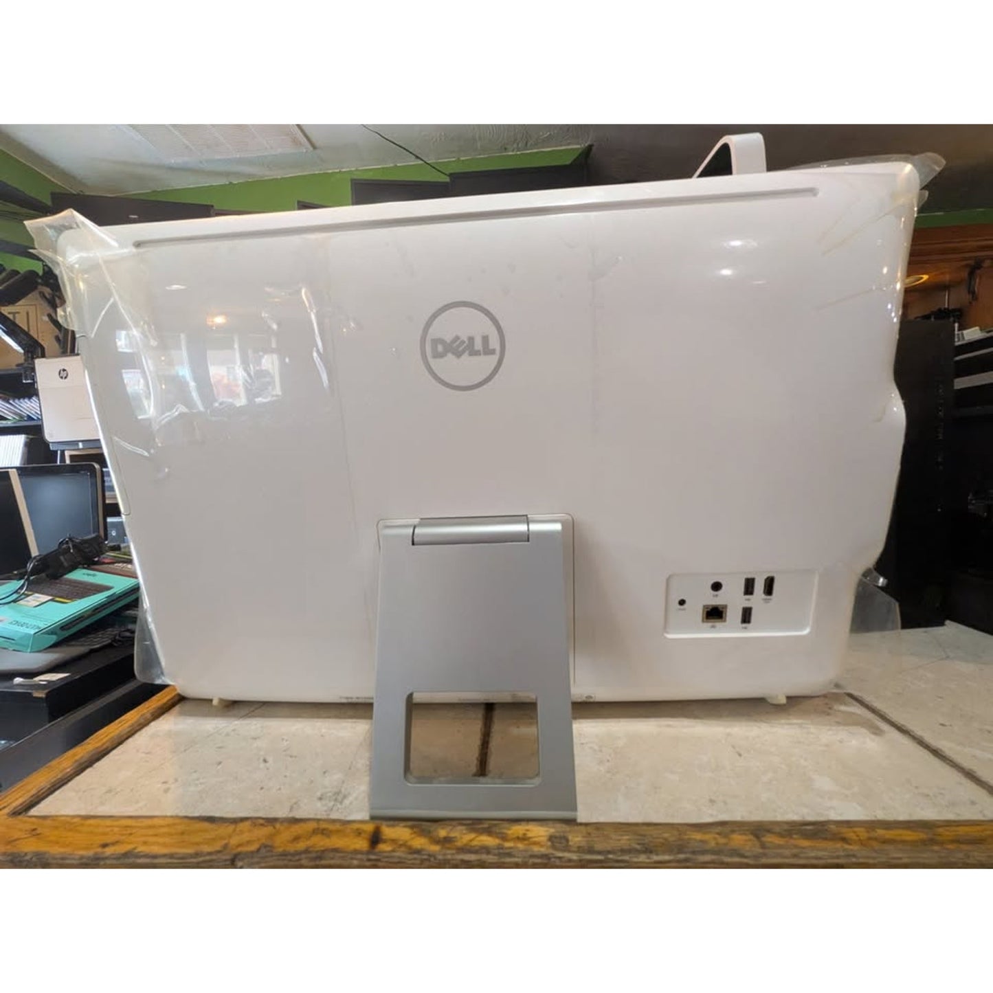 Dell Inspirion 24-3455 AIO / AMD A8-7410 / 1TB / 8 Ram