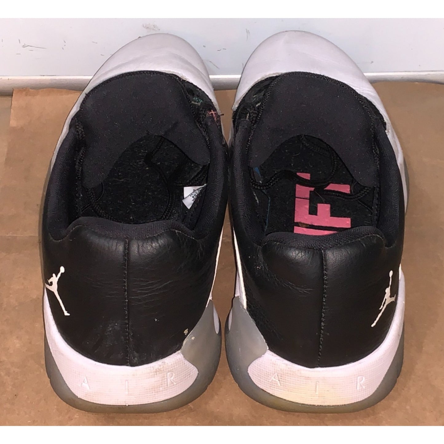 Nike Air Jordan 11 CMFT Low Men's Sneakers Black/White Size 8.5 / CW0784 104