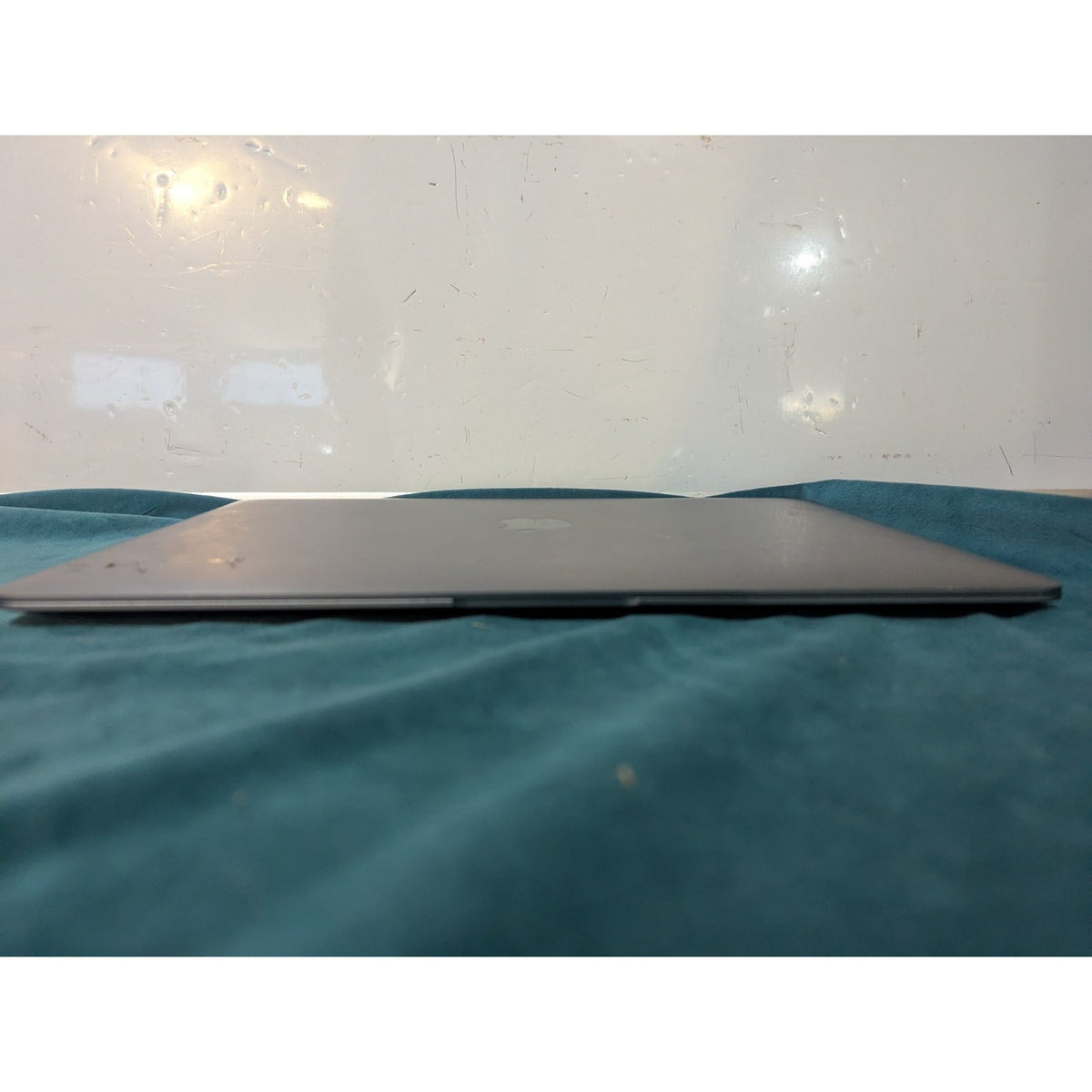 2020 Apple MacBook Air A2179 13" Intel Core I3 Iris Plus Graphics 250SSD 8Ram