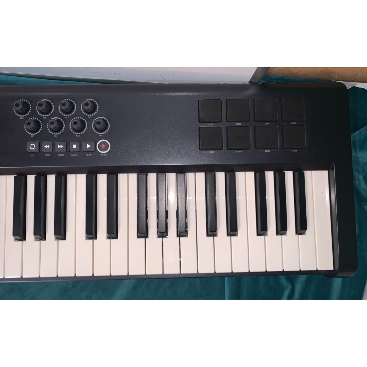 M-Audio Axiom 61 61-Key USB MIDI Keyboard Controller