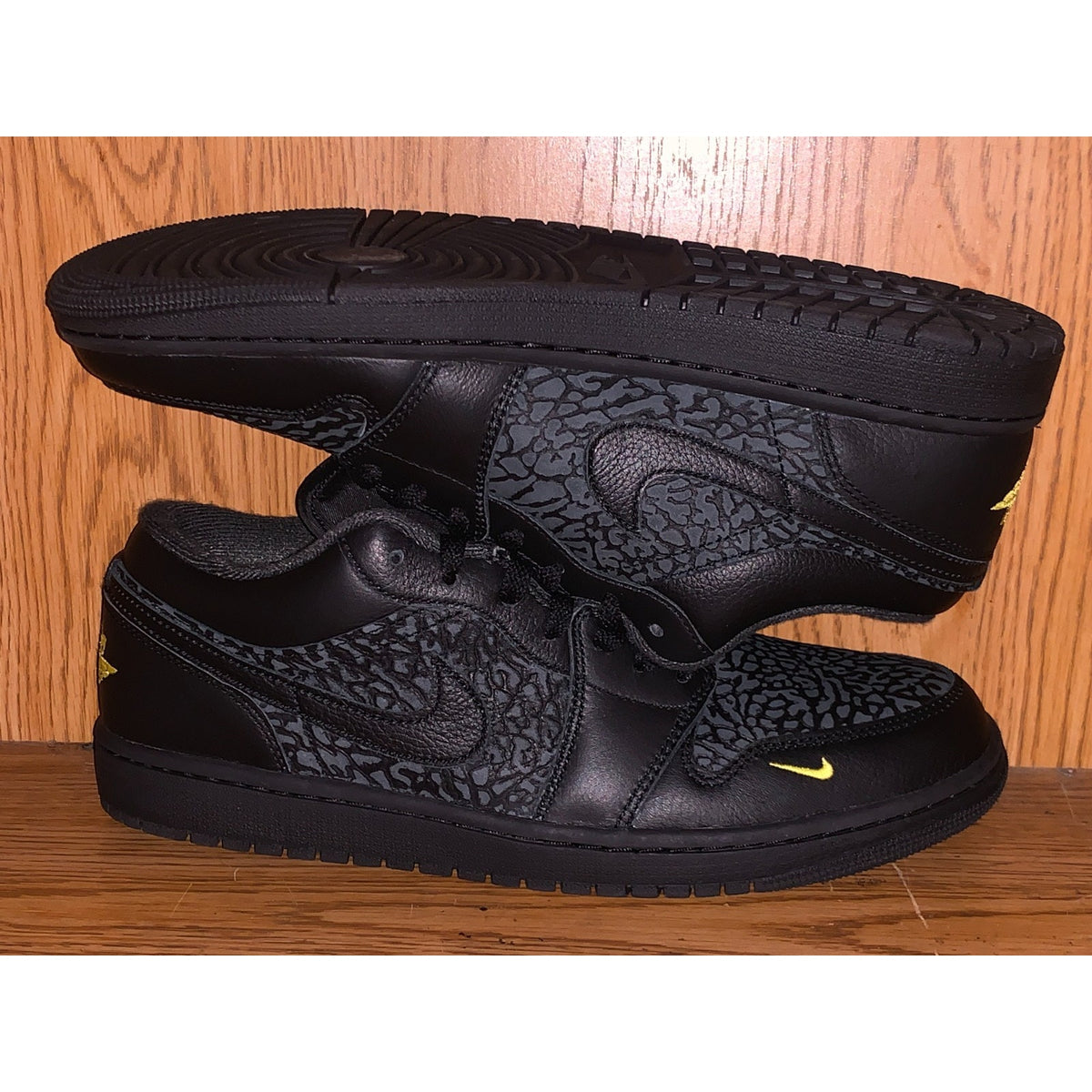 Nike Air Jordan 1 Low SE Black Anthracite Tour Yellow IM6568-010 Men’s Size 10.5