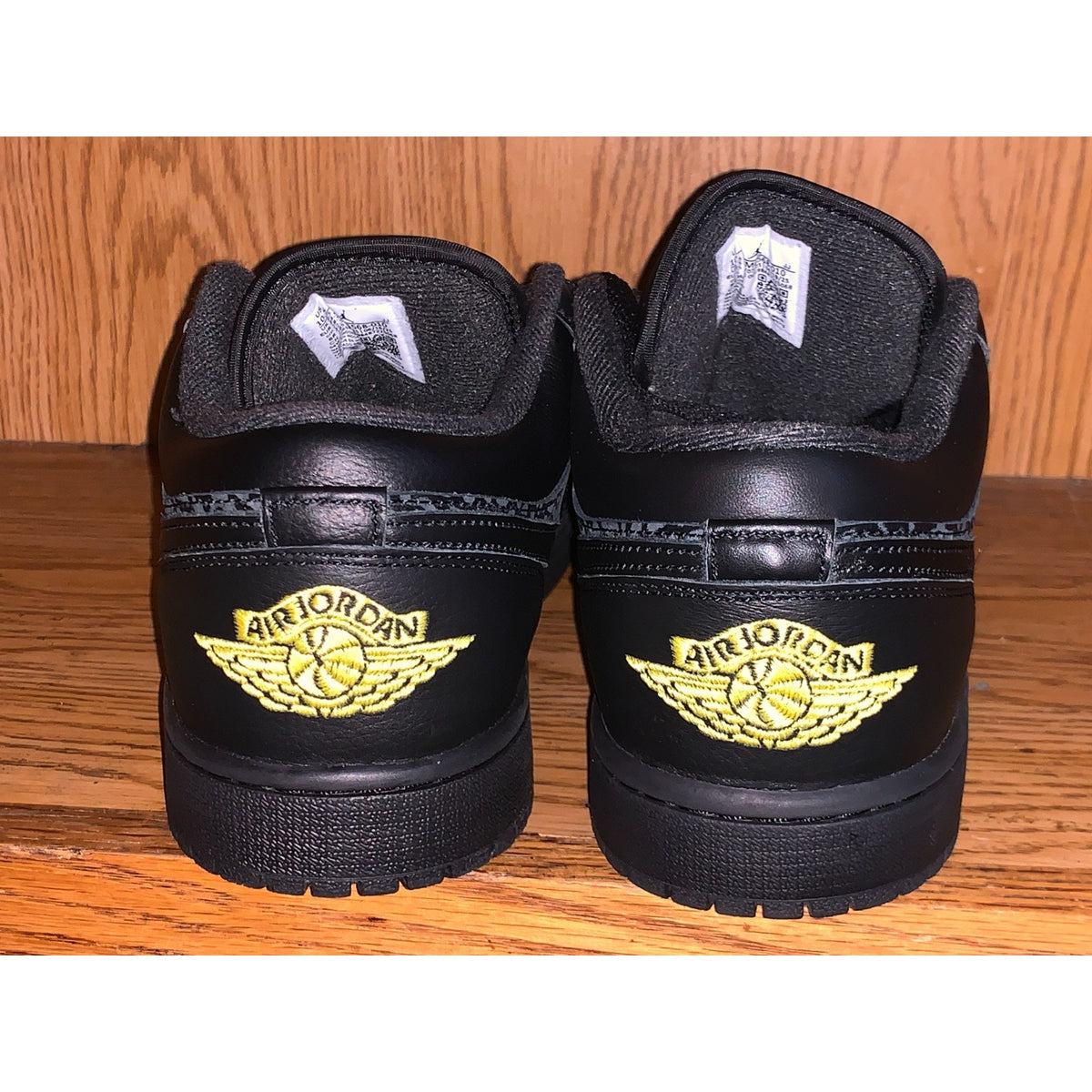 Nike Air Jordan 1 Low SE Black Anthracite Tour Yellow IM6568-010 Men’s Size 10.5