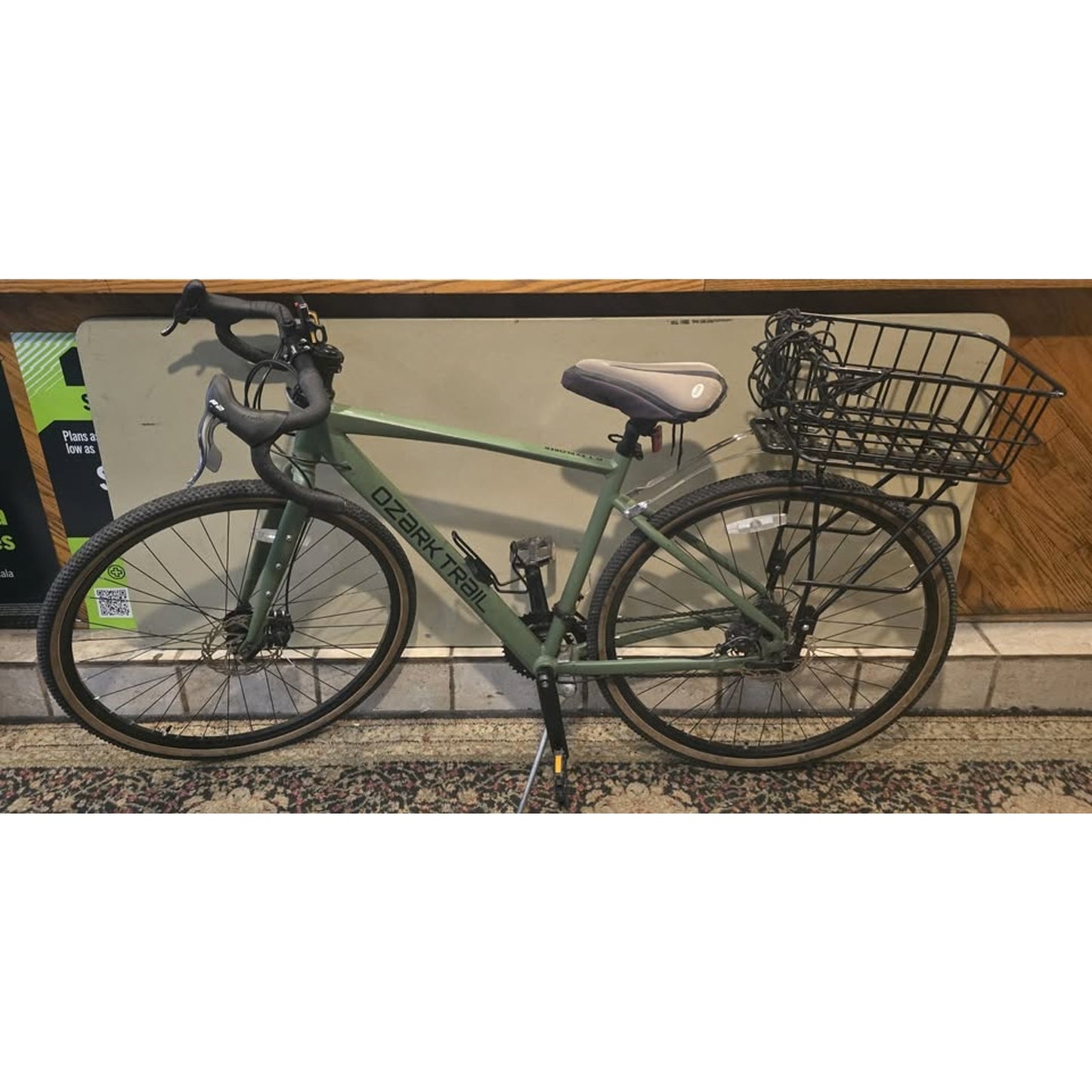 Ozark Trail G.1 Explorer Gravel Bike / 700Cm Wheels / 19.5" Frame / 14-Speed /