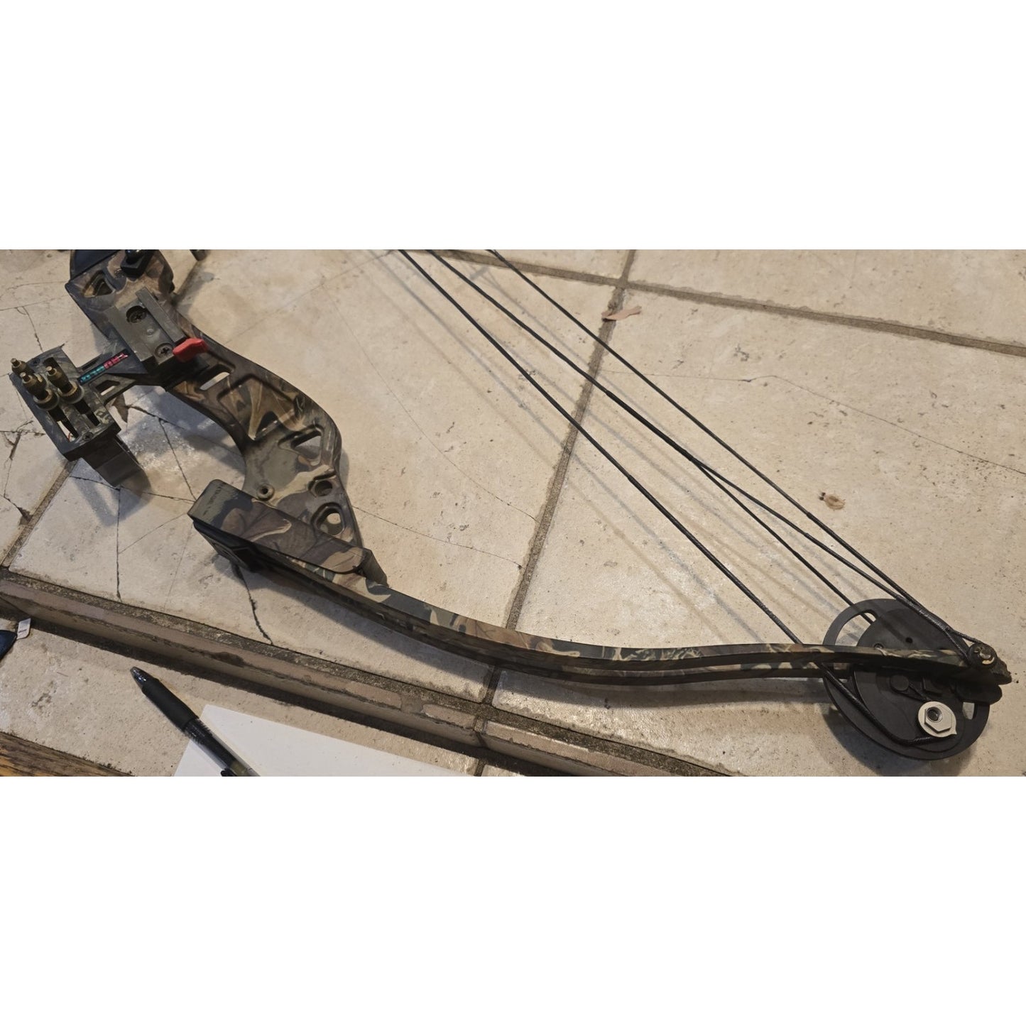Vintage Golden Eagle Compound Bow Falcon Draw Weight 50-70lbs with Case