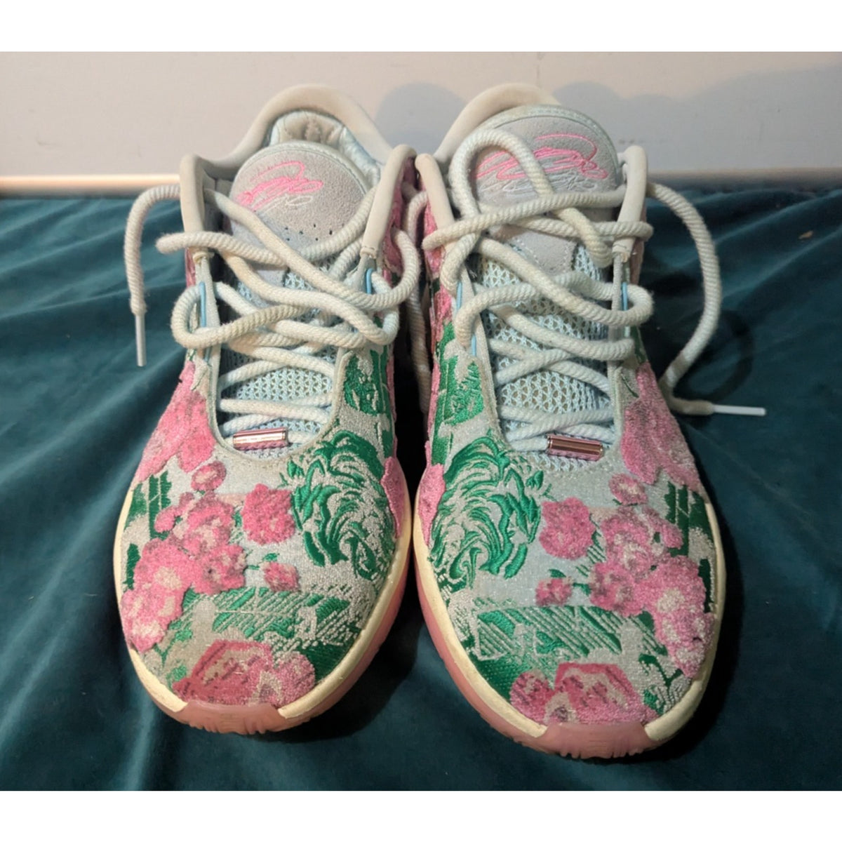 Size 10.5M Nike LeBron 21 Premium Grandma's Couch Pack Pearl FV7275-401
