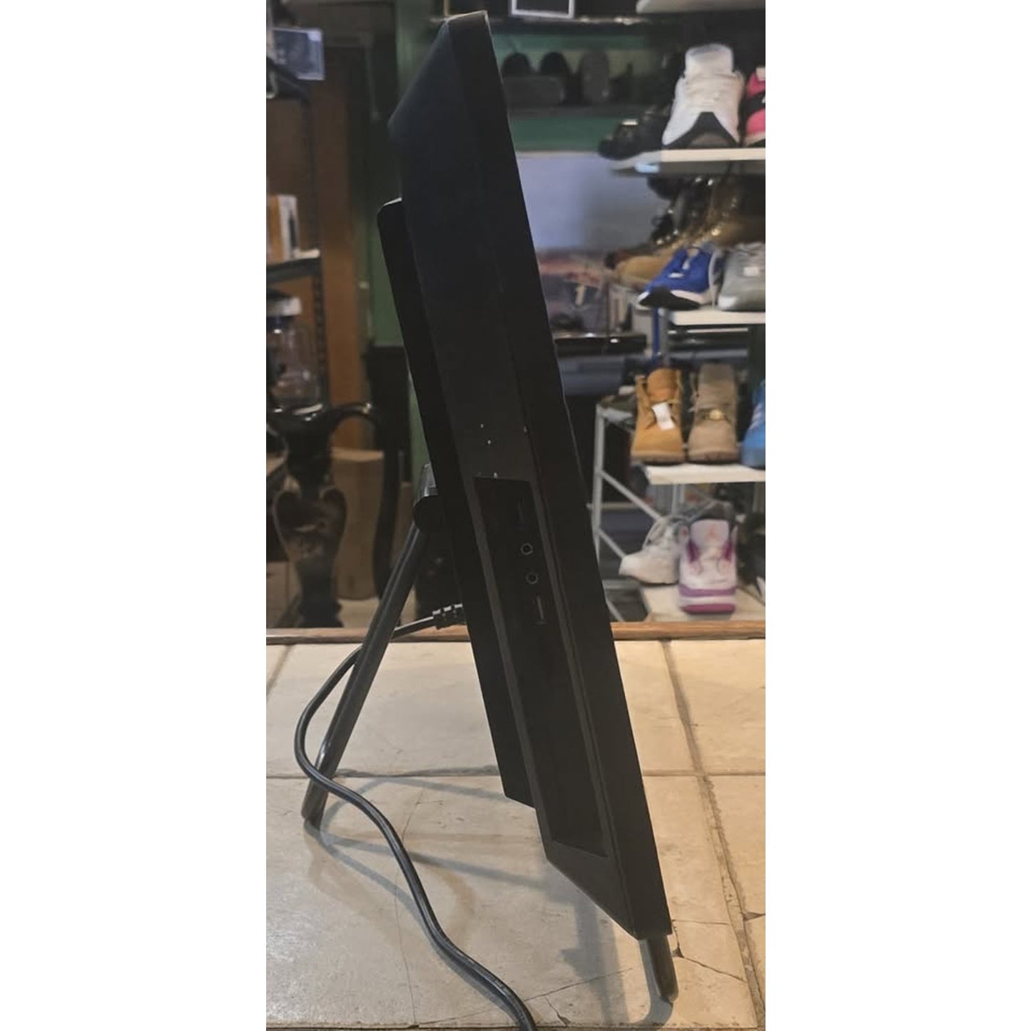 Lenovo ThinkCentre M93z / Intel Core I3-4130 3.40GHz / 500GB HDD / 4GB Ram / All-In-One Desktop