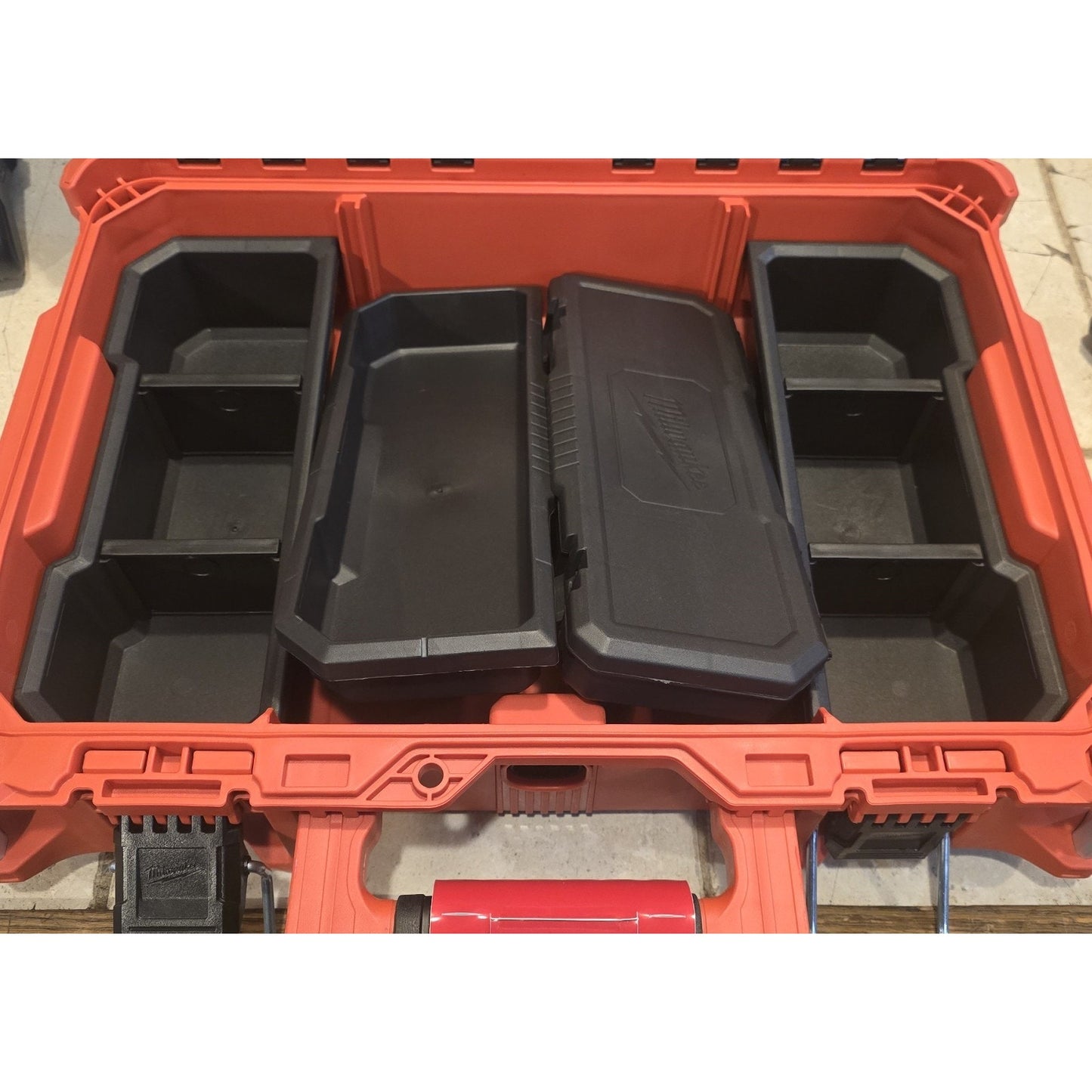 Milwaukee PACKOUT 22 inch Modular Tool Case Storage System 250 lb Capacity - 3 P