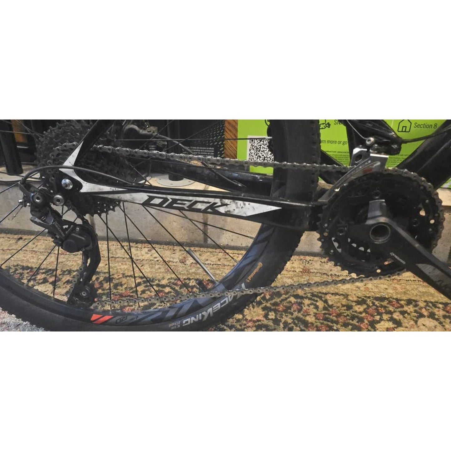 Sava Deck Mountain Bikes / 27.5" Wheels / 19" Frame / 27-Speed /