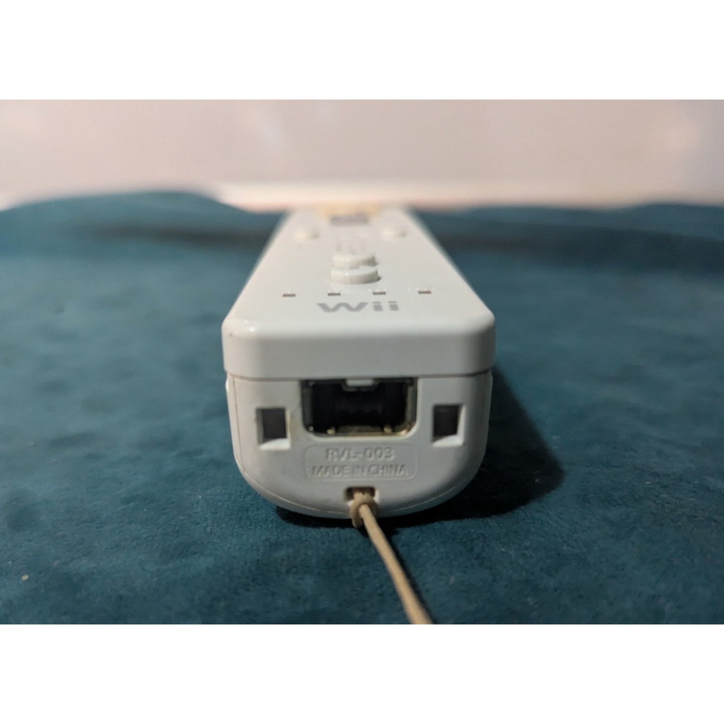 Nintendo Wii Model RVL-001 Console Bundle
