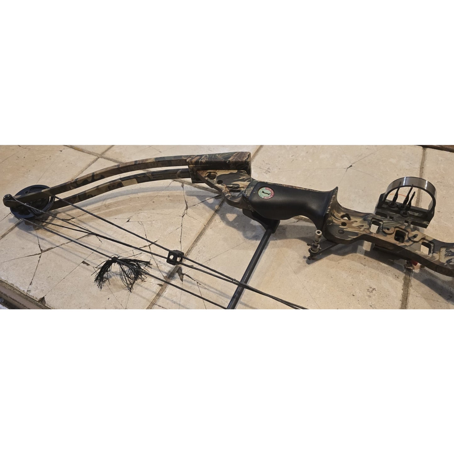 Vintage Golden Eagle Compound Bow Falcon Draw Weight 50-70lbs with Case