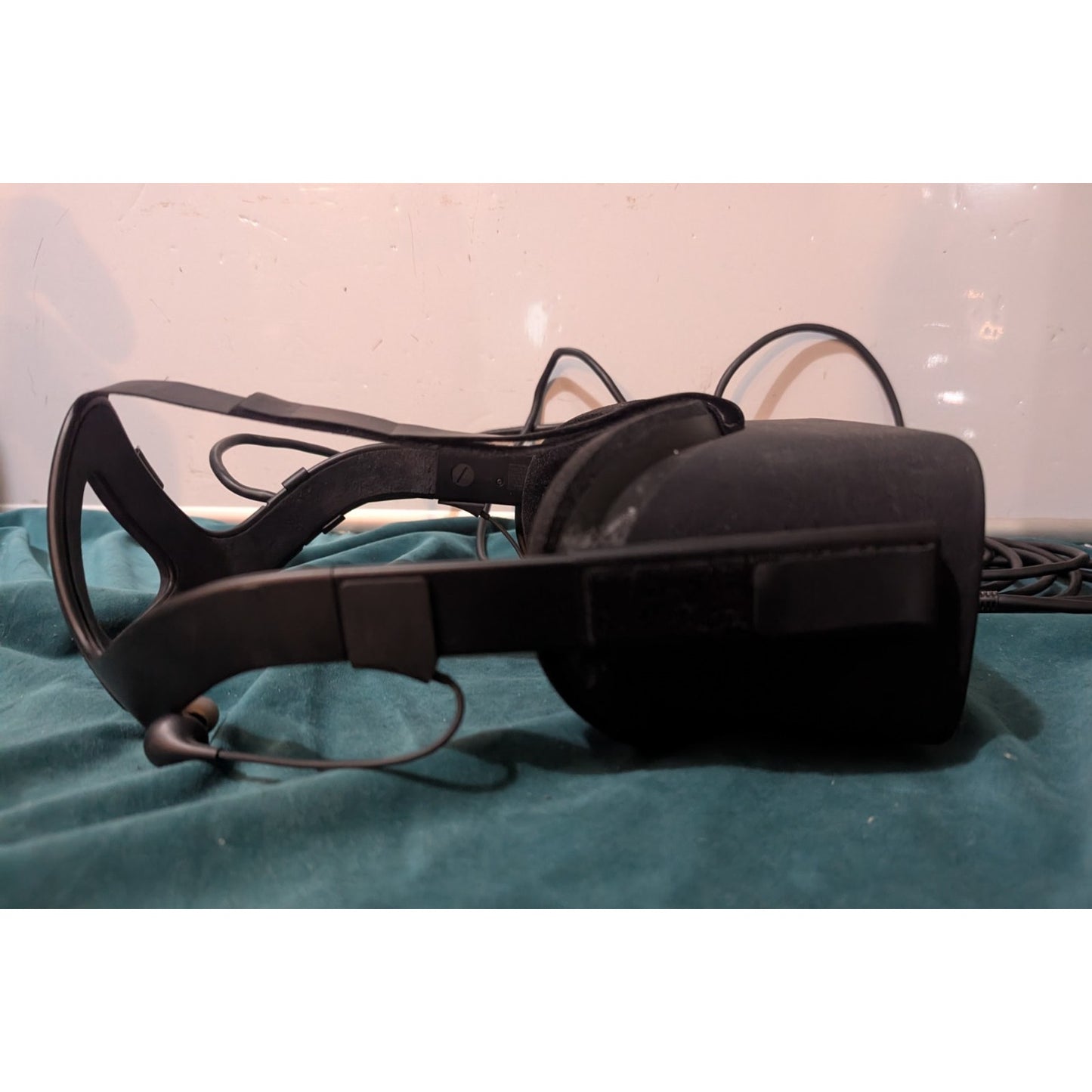 Meta Oculus Rift HM-A Virtual Reality Headset System